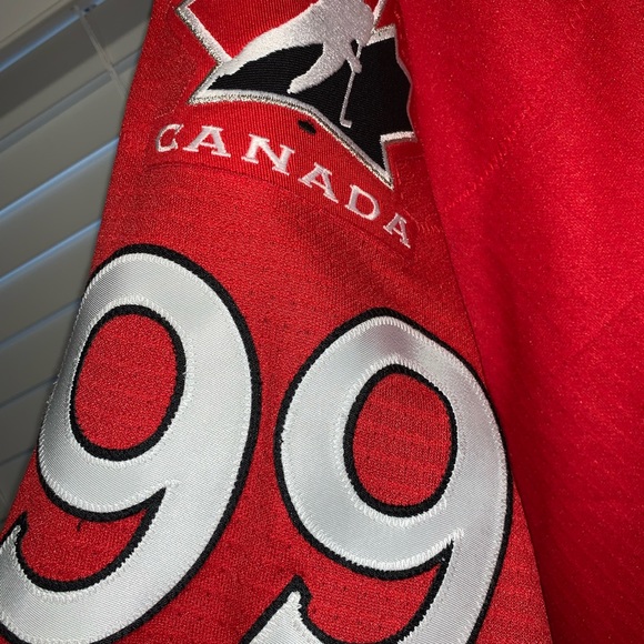 Vintage Wayne Gretzky Team Canada Jersey - Picture 3 of 8